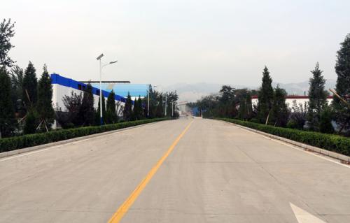廠區馬路，雨污水管道，綠化，停車位